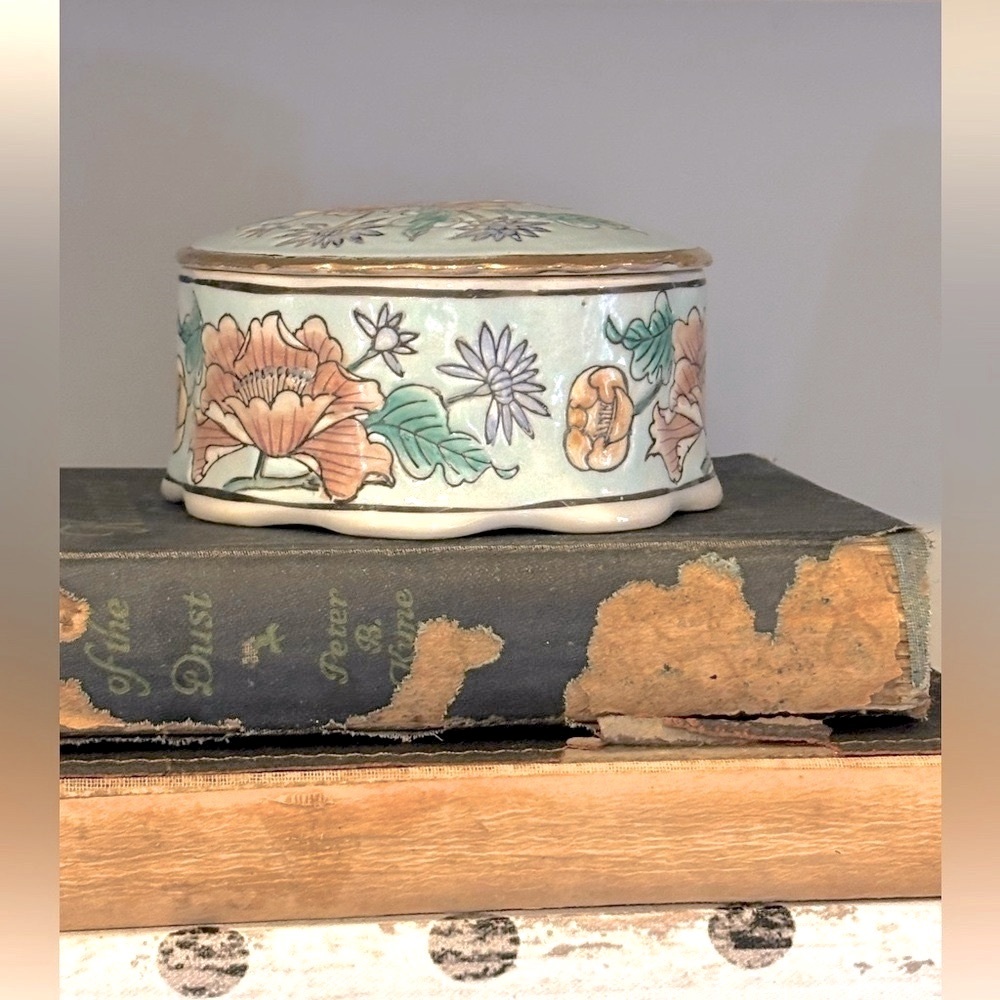 Vintage Andrea By Sadek Floral Cloisonné Trinket Box. Vintage | Salmon | Green.